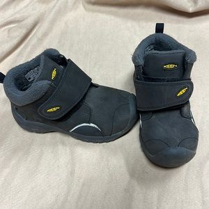 Worn once Keen Dry boots